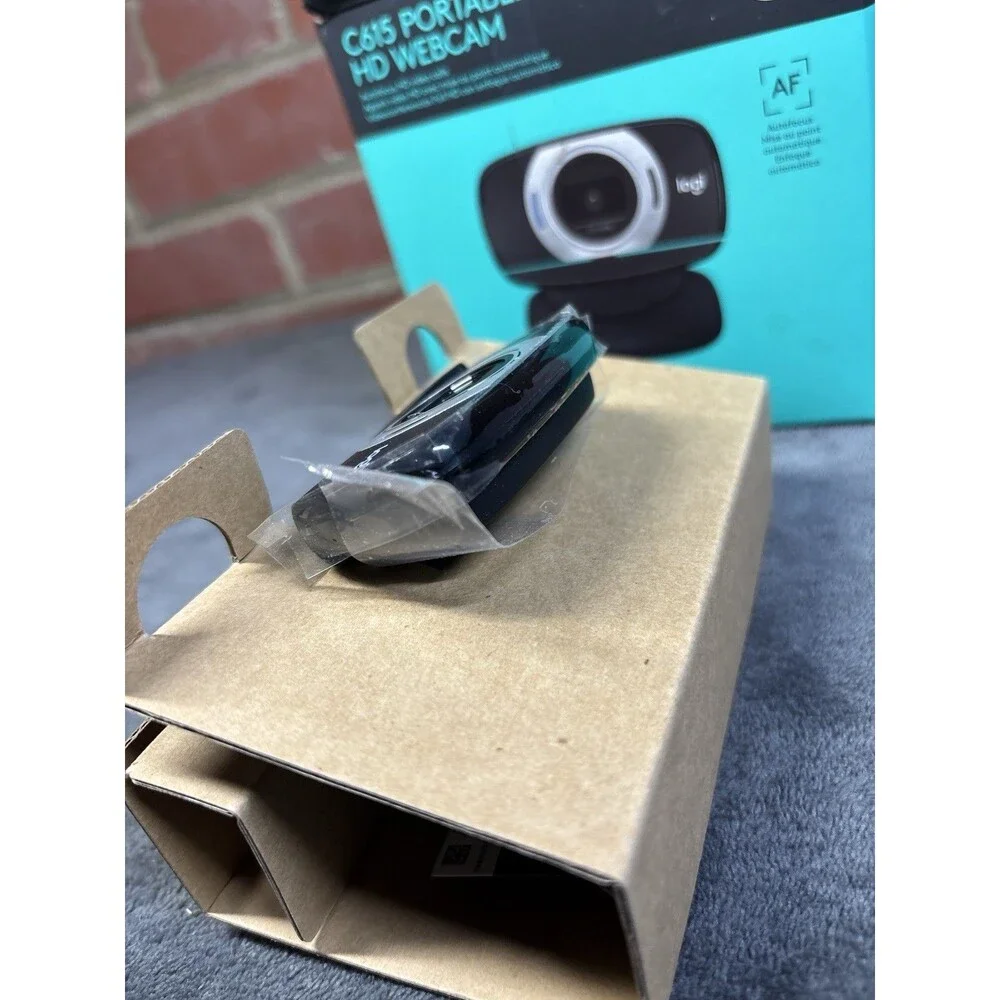 Logitech C615 Portable HD Webcam 1080p 30fps Autofocus New Open Box
